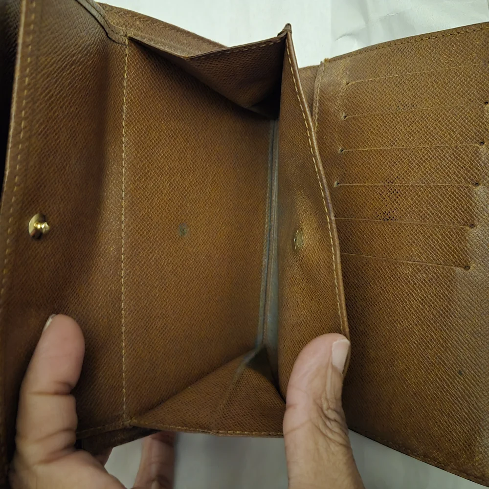 Louis Vuitton Monogram Wallet - Picture 4 of 15